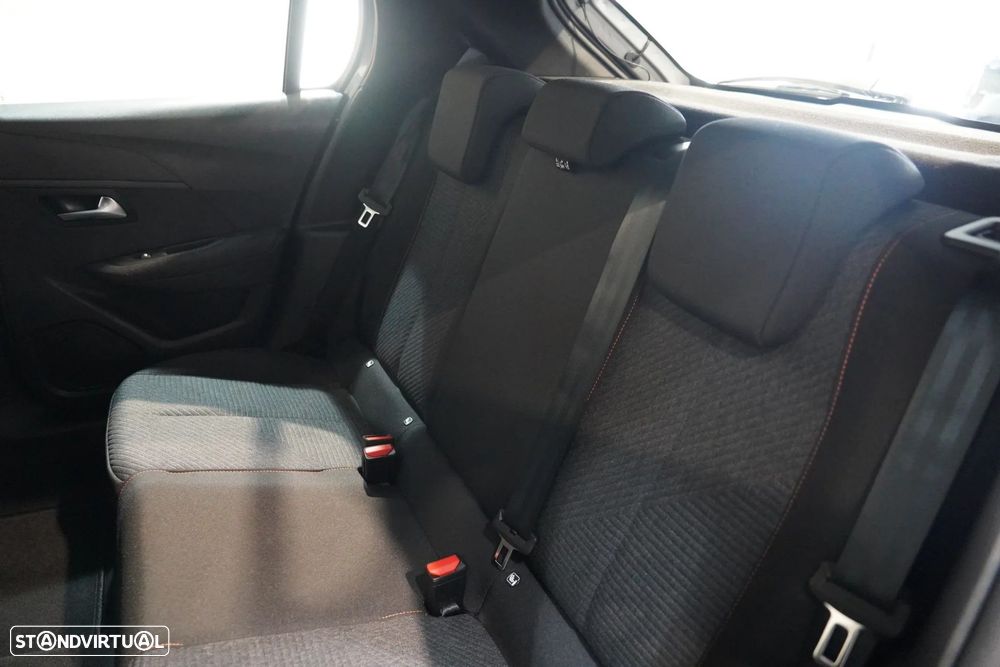 Peugeot 208 - 31