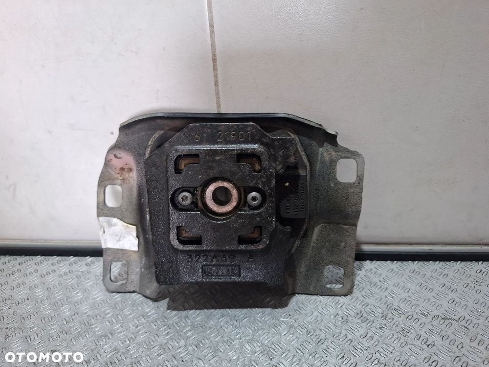 Łapa poduszka wspornik silnika Ford Kuga MK2 2015 rok 1,5 ecoboost - 2