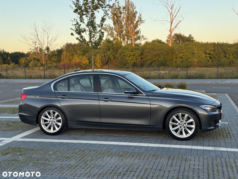 BMW Seria 3 320i - 8