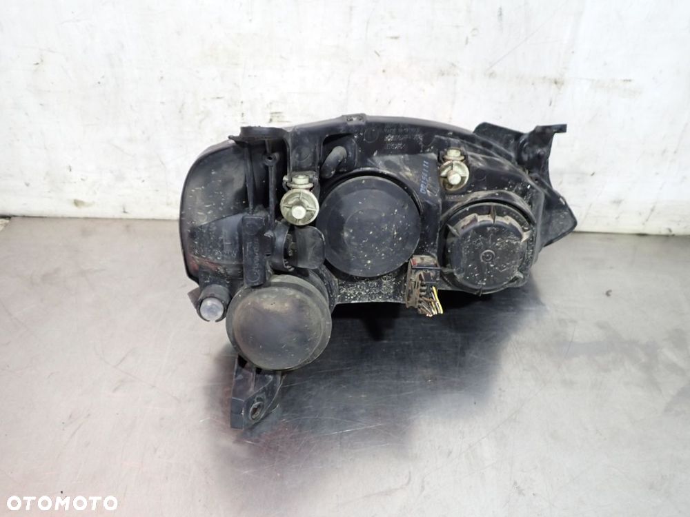 LAMPA LEWA PRZEDNIA OPEL CORSA C - 2