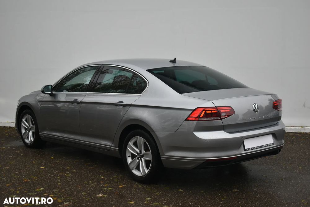 Volkswagen Passat 2.0 TDI DSG Comfortline - 3