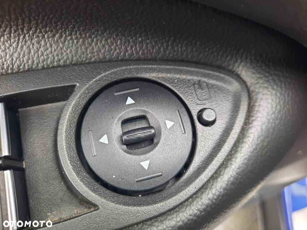 Ford Kuga 2.0 TDCi 2x4 Titanium - 19