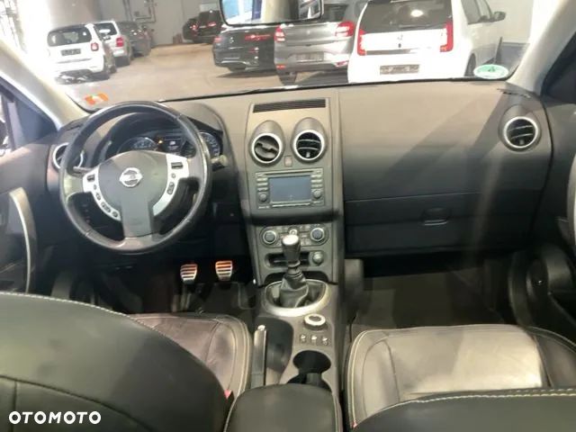 Nissan Qashqai 2.0 4x4 Tekna - 4