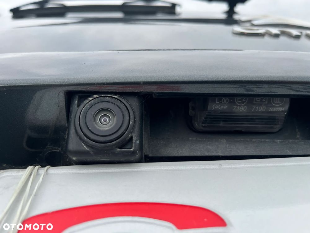 Citroën Berlingo Multispace PureTech 110 90 Jahre - 39