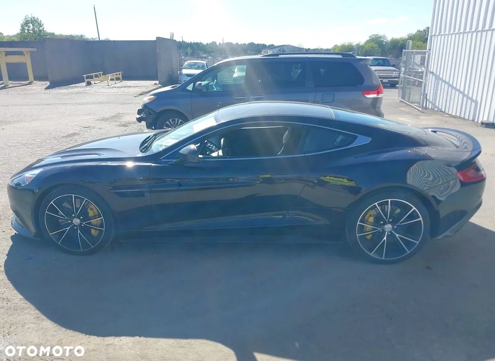 Aston Martin Vanquish Coupe - 6