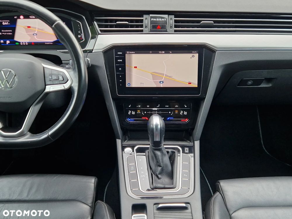 Volkswagen Passat 2.0 TDI SCR DSG Business - 22