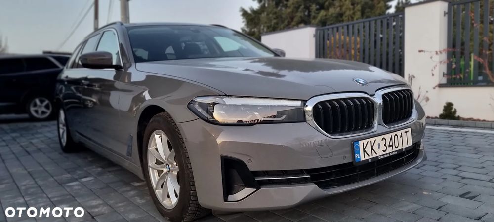 BMW Seria 5 520d xDrive Sport Line - 2