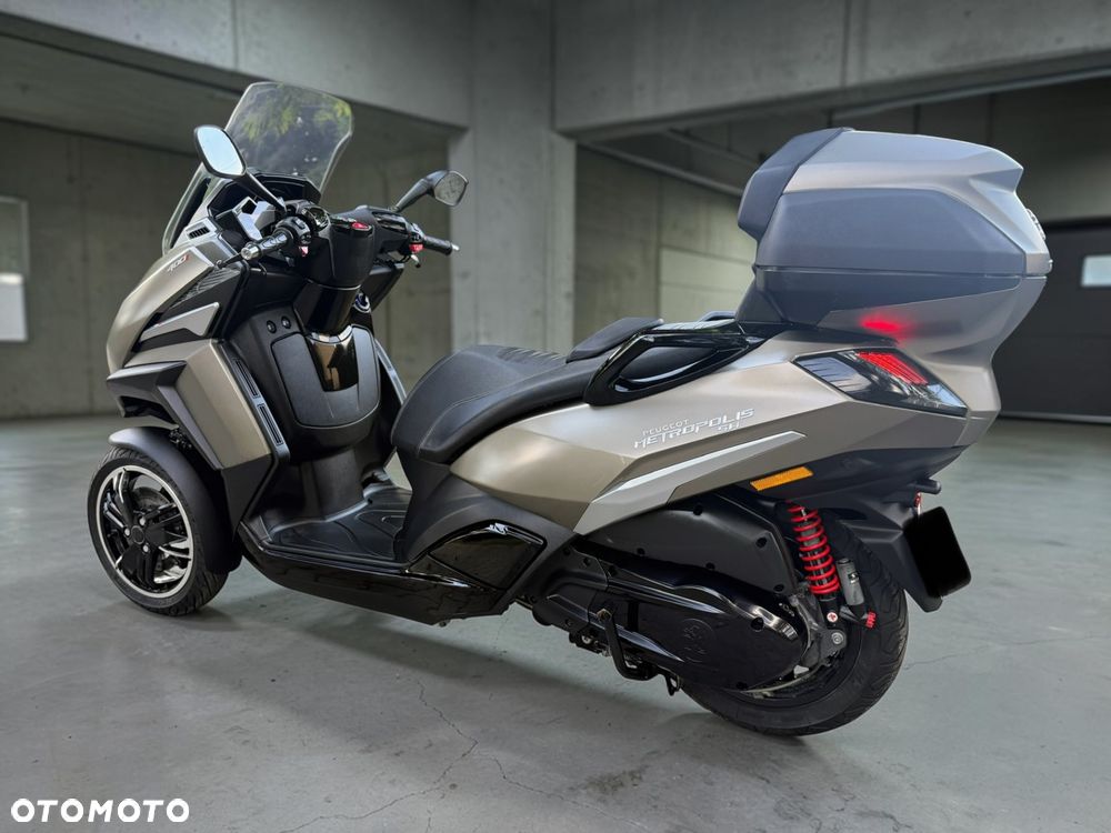 Peugeot Metropolis - 5