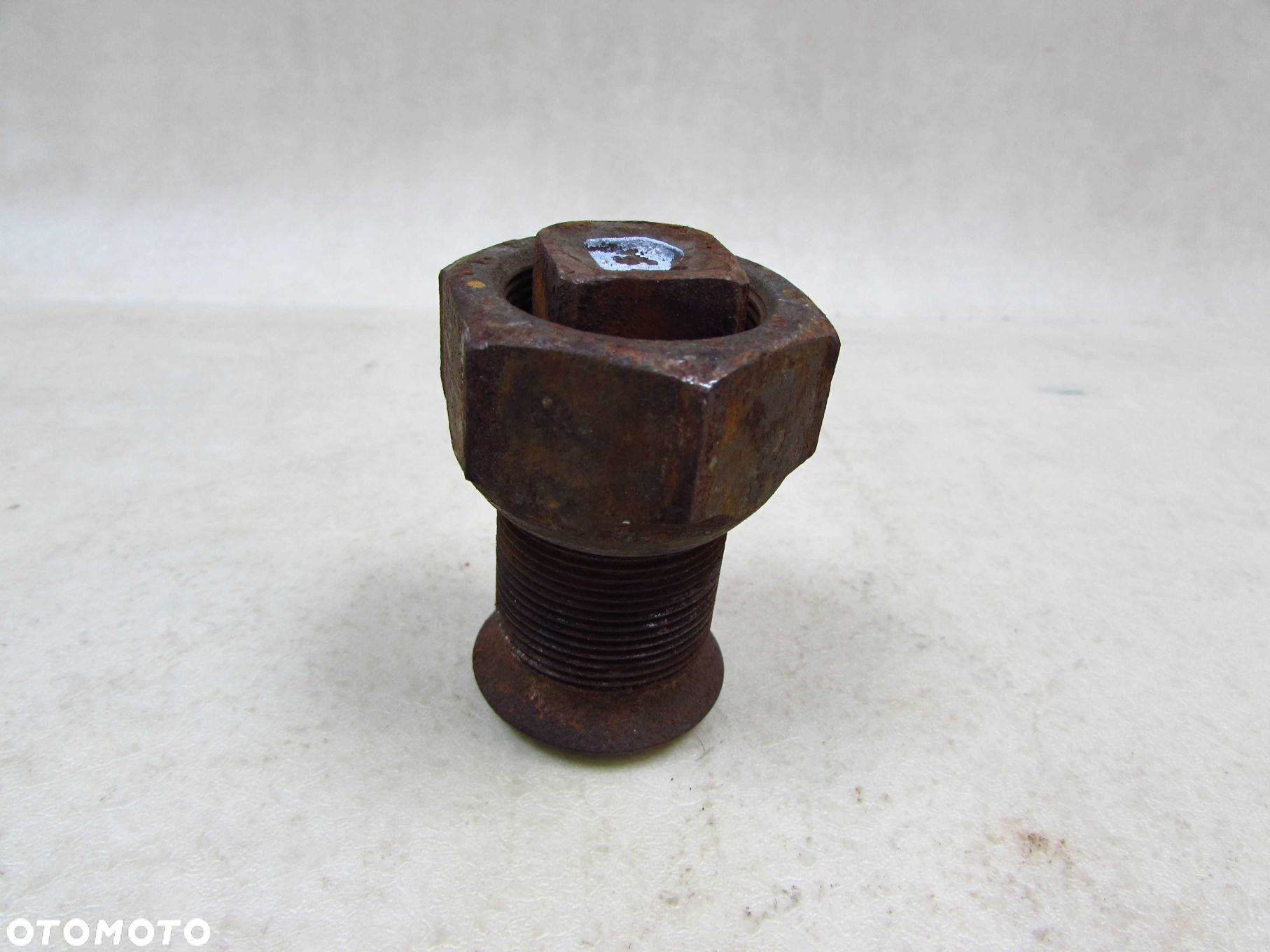 MITSUBISHI CANTER FUSO 7C15 SZPILKA NAKRETKA KOLA 17.5 TYL PRAWY 07-21 - 4