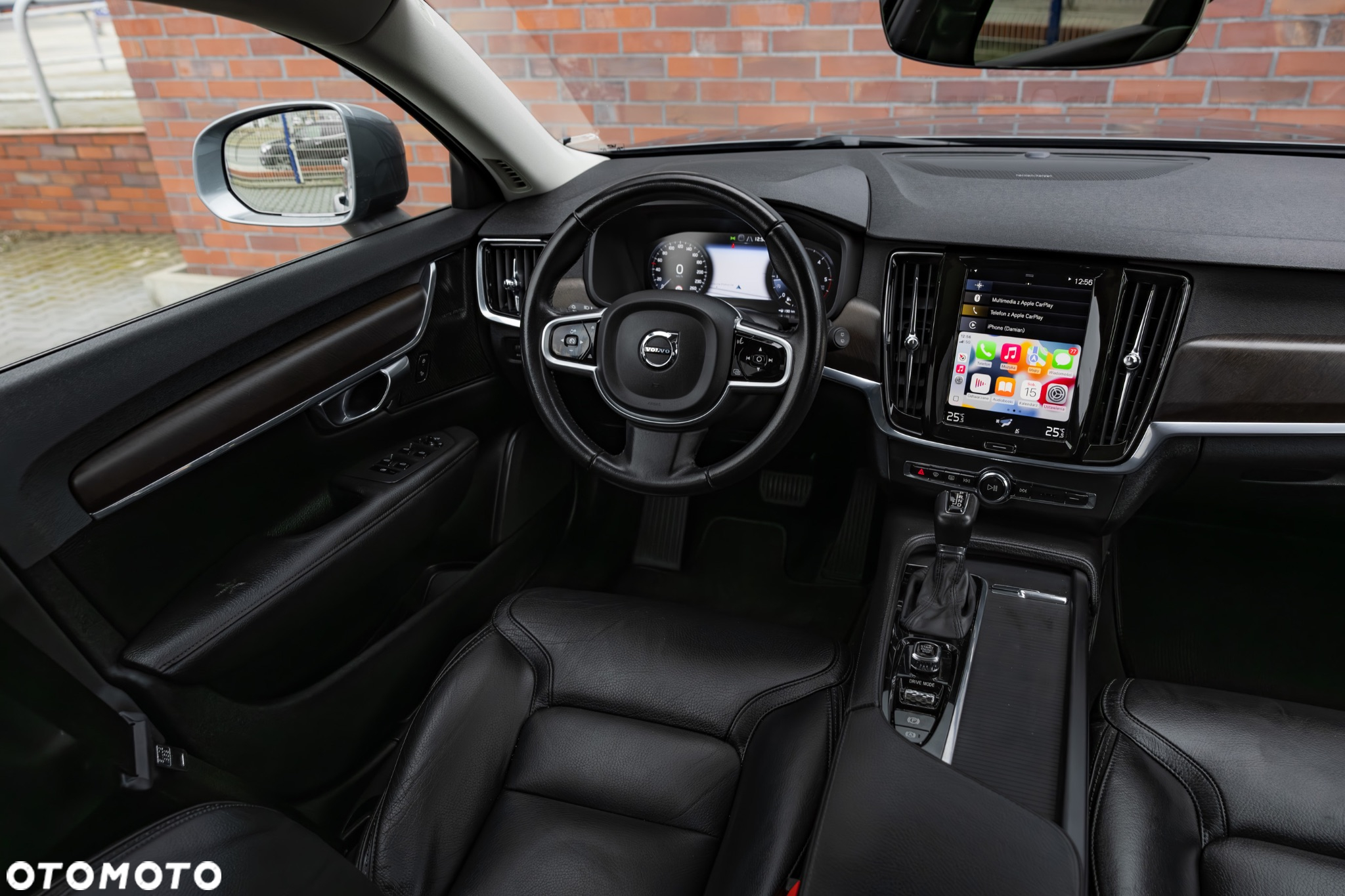 Volvo V90 Cross Country D5 AWD Geartronic - 25