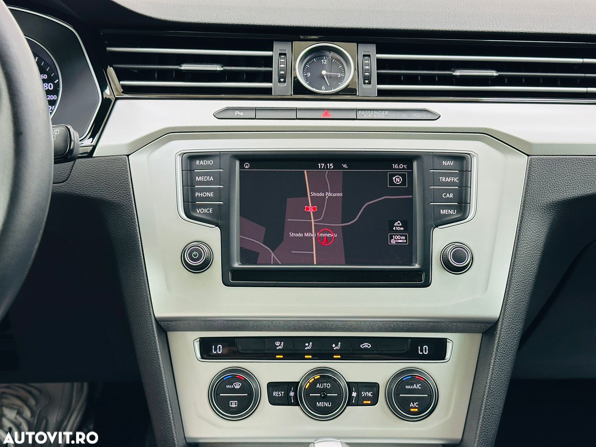Volkswagen Passat - 31