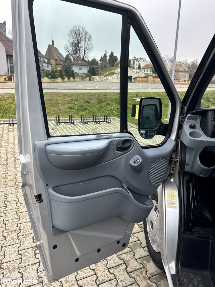 Ford Transit - 20