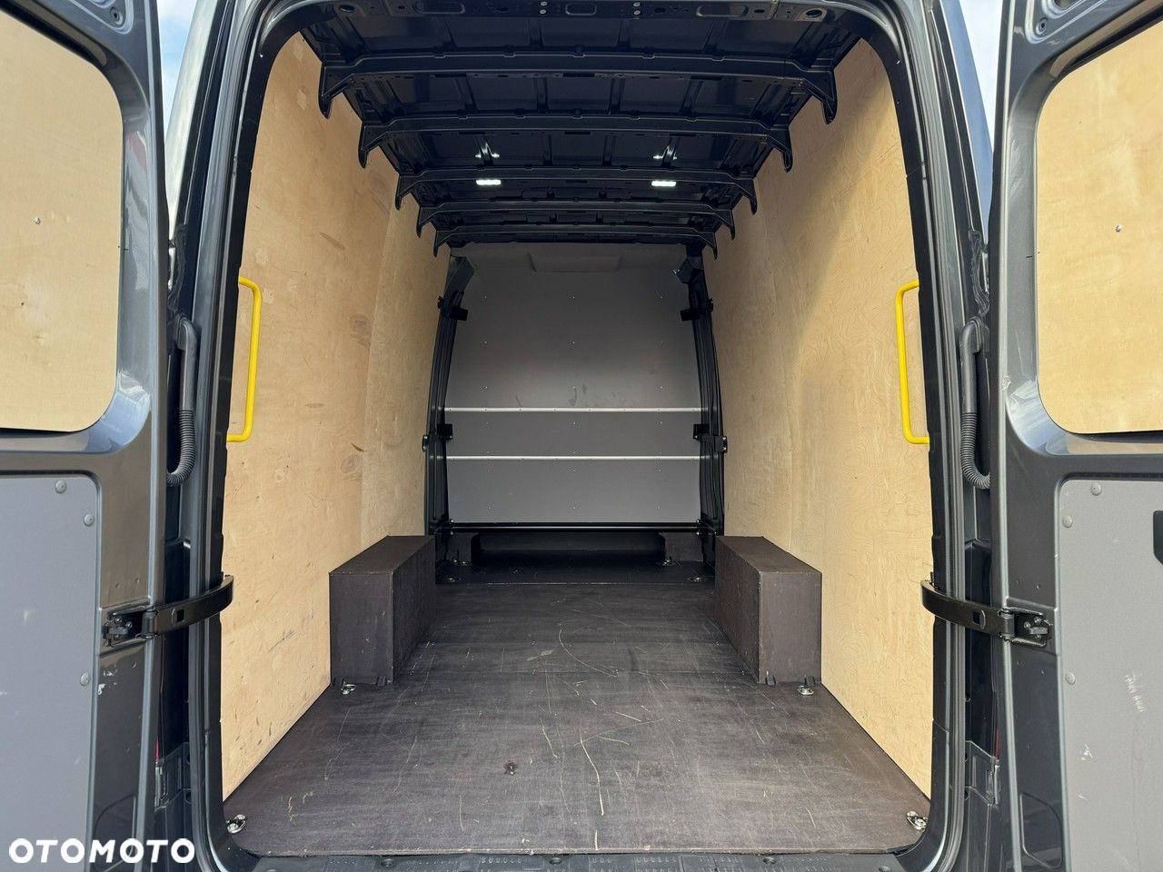 Volkswagen Crafter - 26