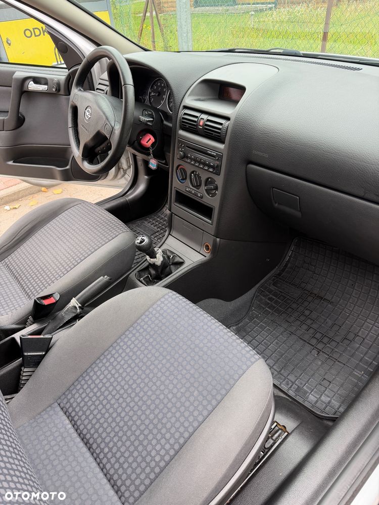 Opel Astra 1.6 NJoy - 21