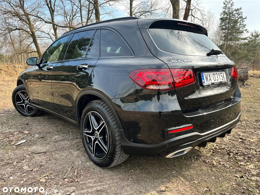 Mercedes-Benz GLC 300 4Matic 9G-TRONIC AMG Line - 5