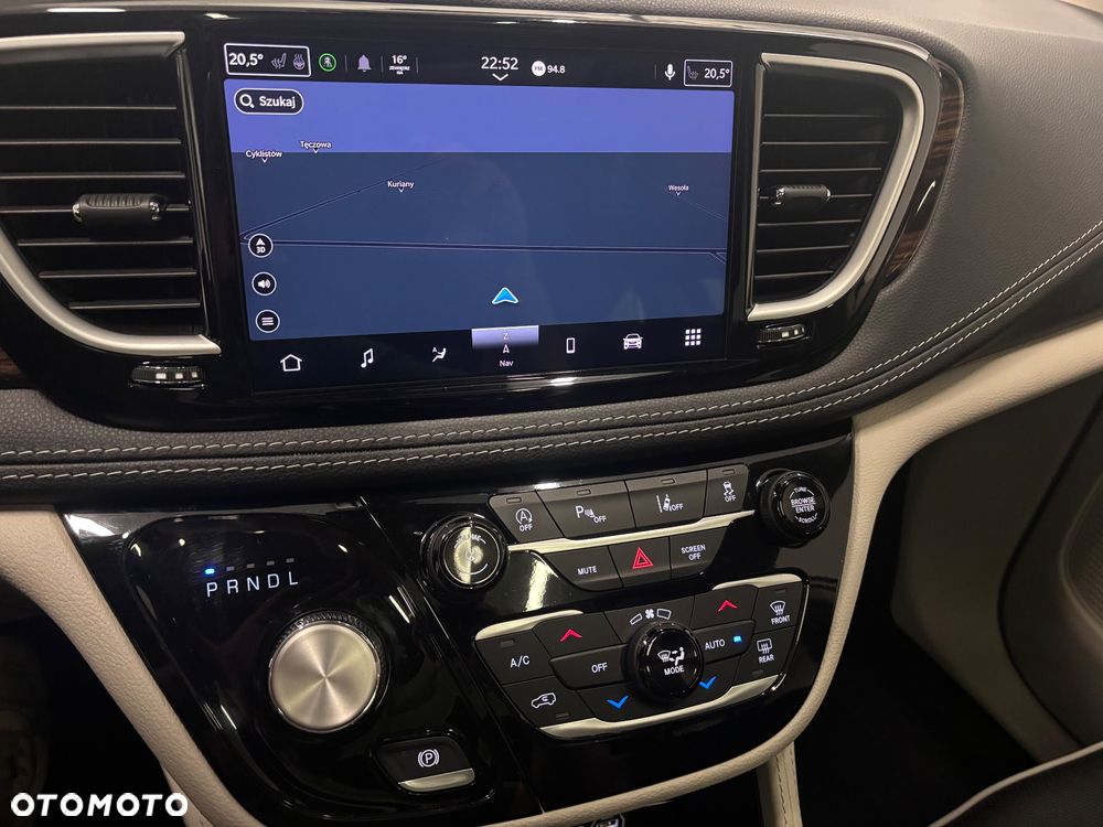 Chrysler Pacifica - 27