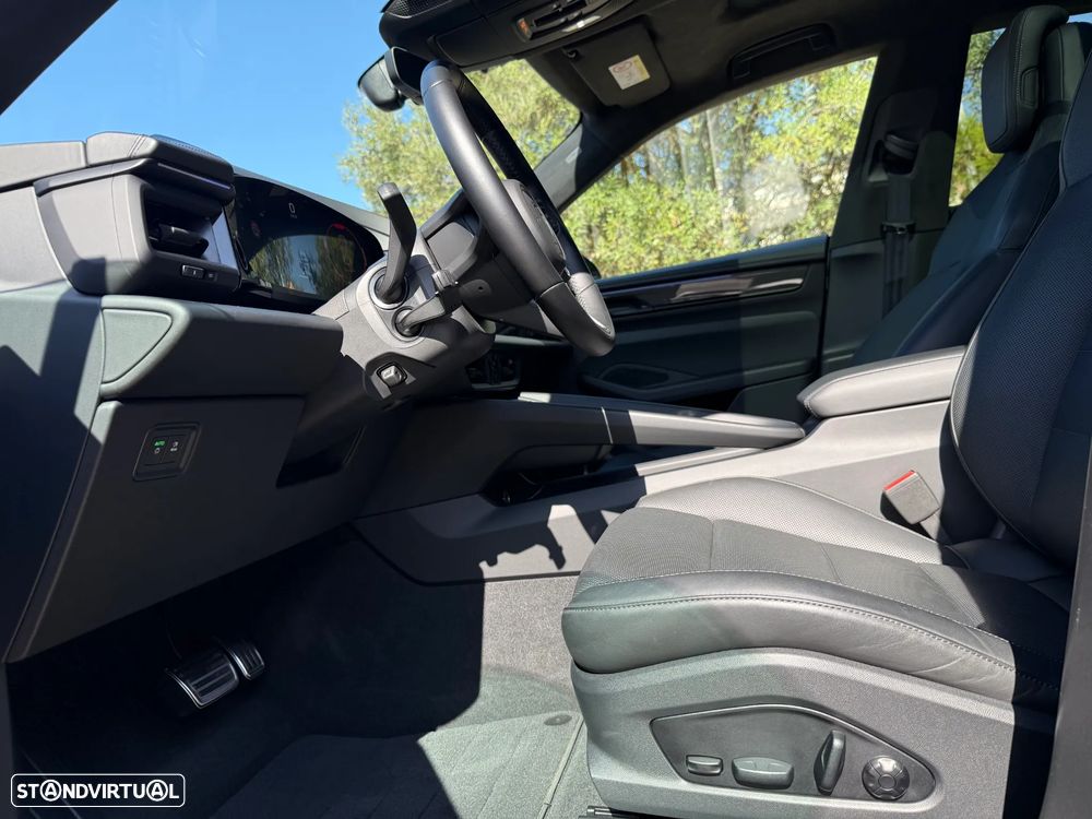 Porsche Macan Electric Turbo - 16