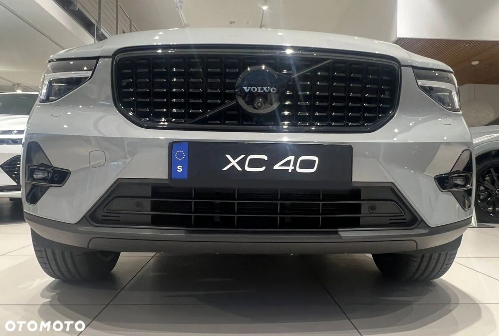 Volvo XC 40 B4 B AWD DKG RDesign - 13