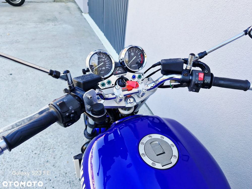 Yamaha XJR - 22