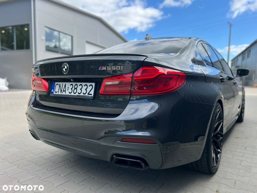 BMW Seria 5 M550i xDrive - 21