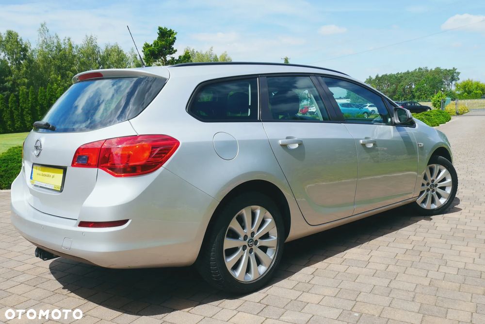 Opel Astra 1.6 Caravan Cosmo - 6