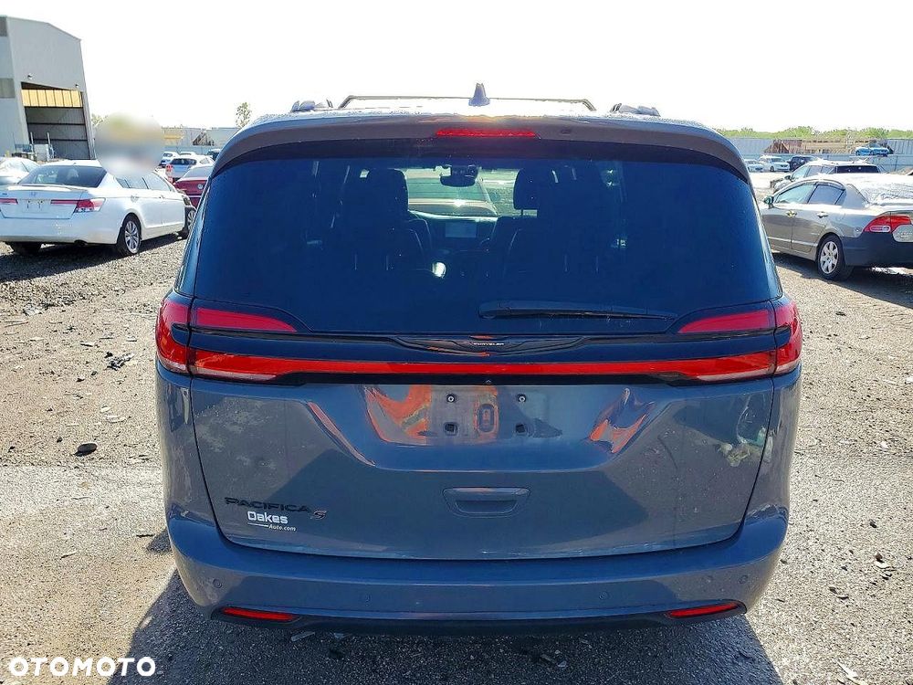 Chrysler Pacifica - 6