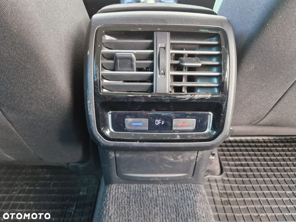 Volkswagen Passat Variant 2.0 TDI SCR Comfortline - 19
