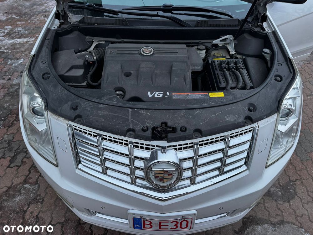 Cadillac SRX - 17
