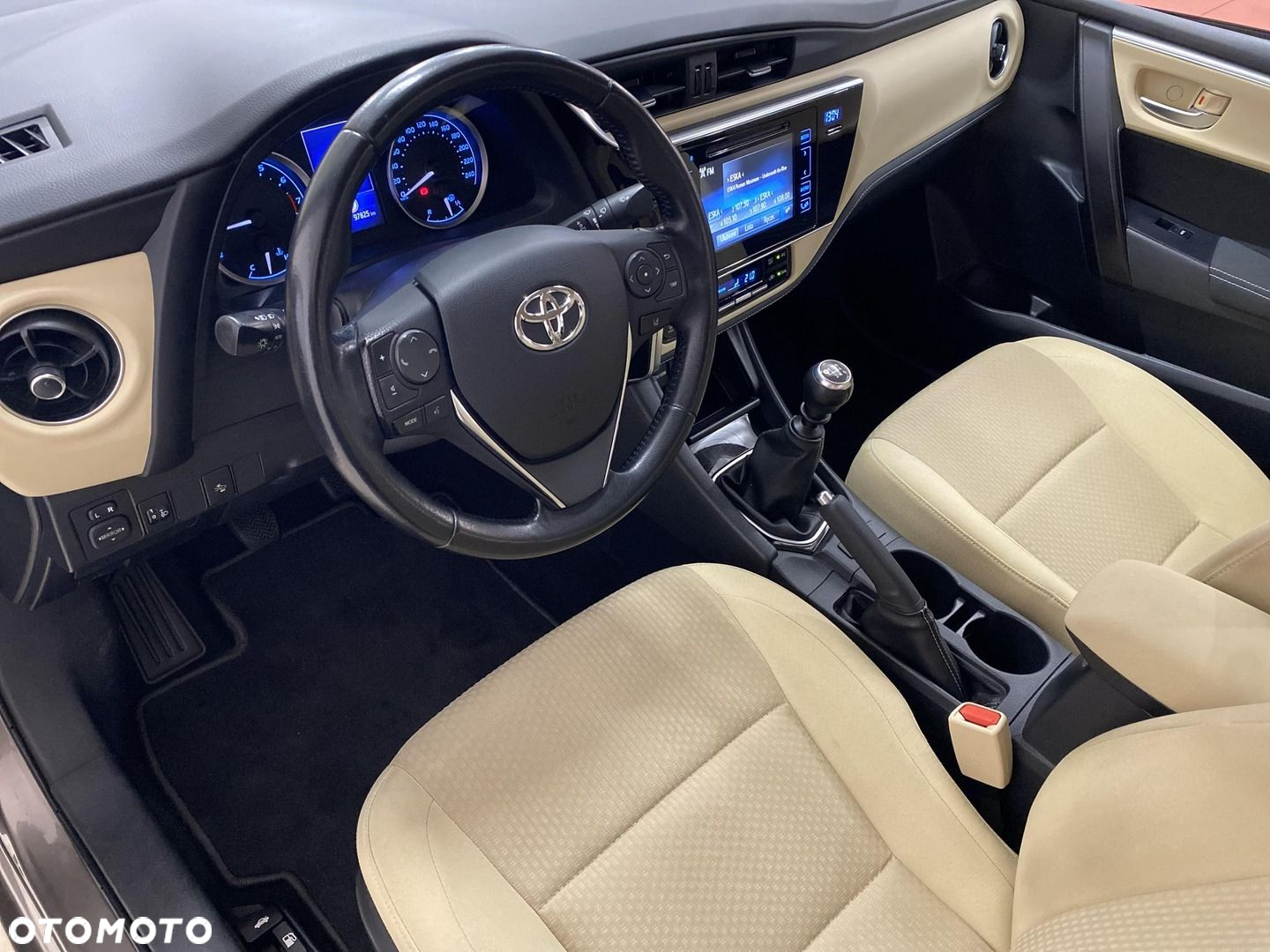 Toyota Corolla 1.6 Premium EU6 - 10