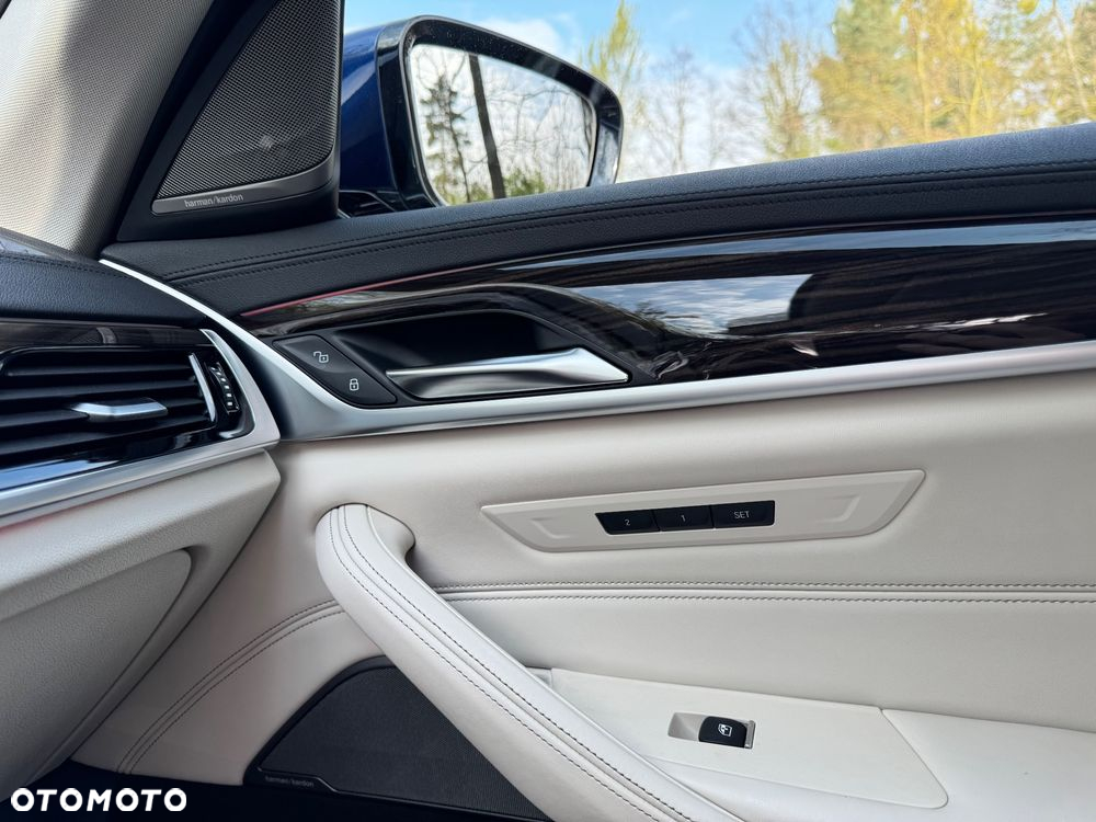 BMW Seria 5 530i xDrive Luxury Line - 22