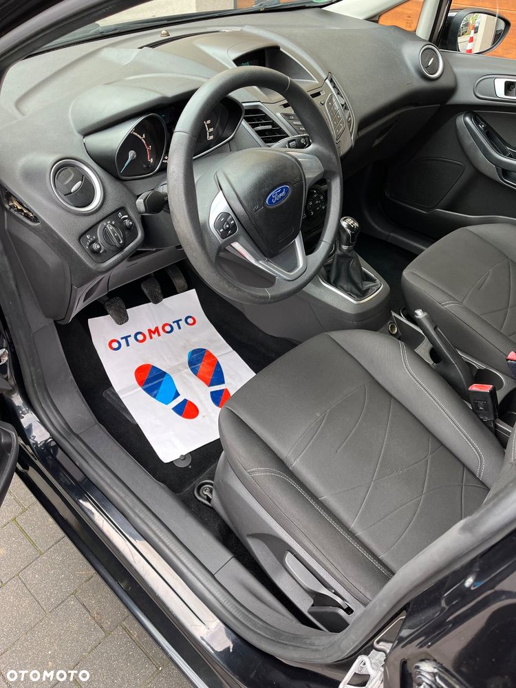 Ford Fiesta 1.25 Ghia - 10