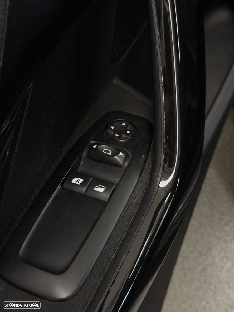 Peugeot 208 1.6 e-HDi Allure - 20