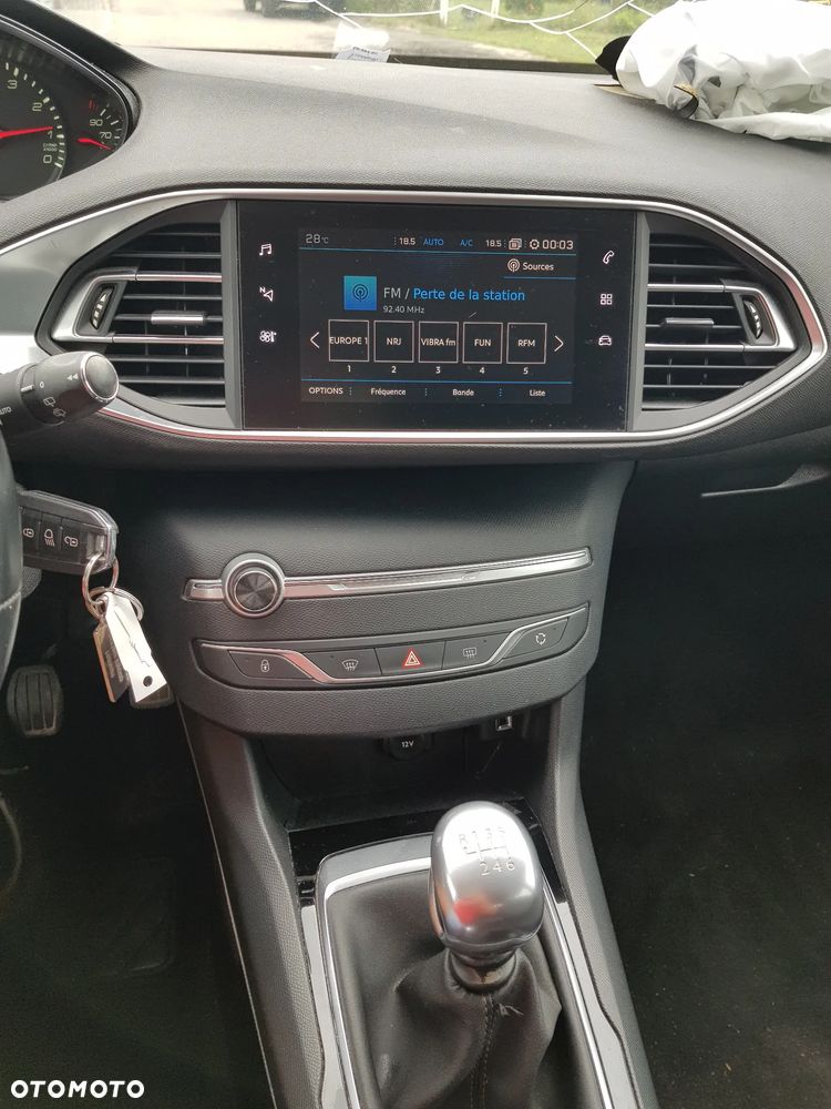 Peugeot 308 PureTech 110 Stop & Start Style - 10