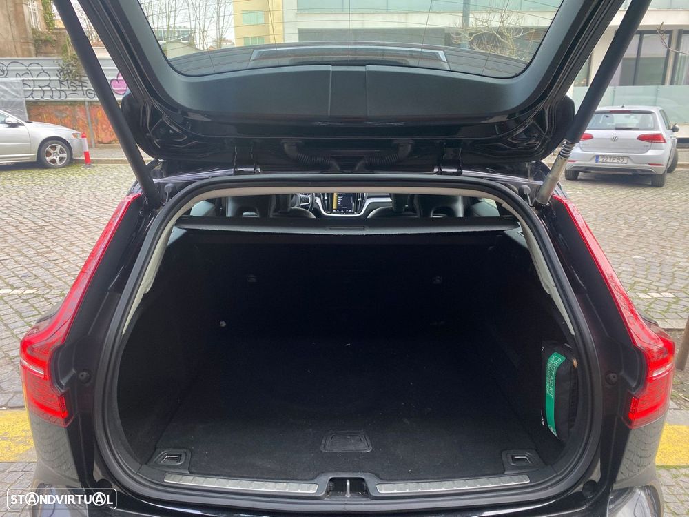 Volvo V60 2.0 D3 Momentum Geartronic - 29