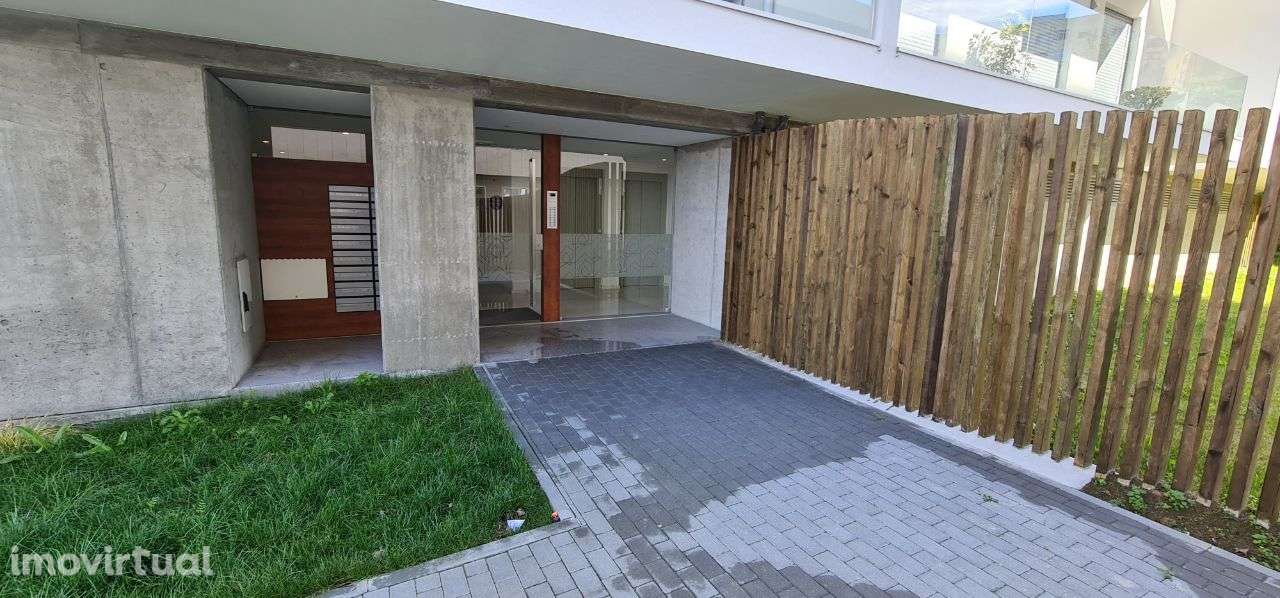 T3 moderno com garagem, varanda e acessibilidade - Grande imagem: 2/48