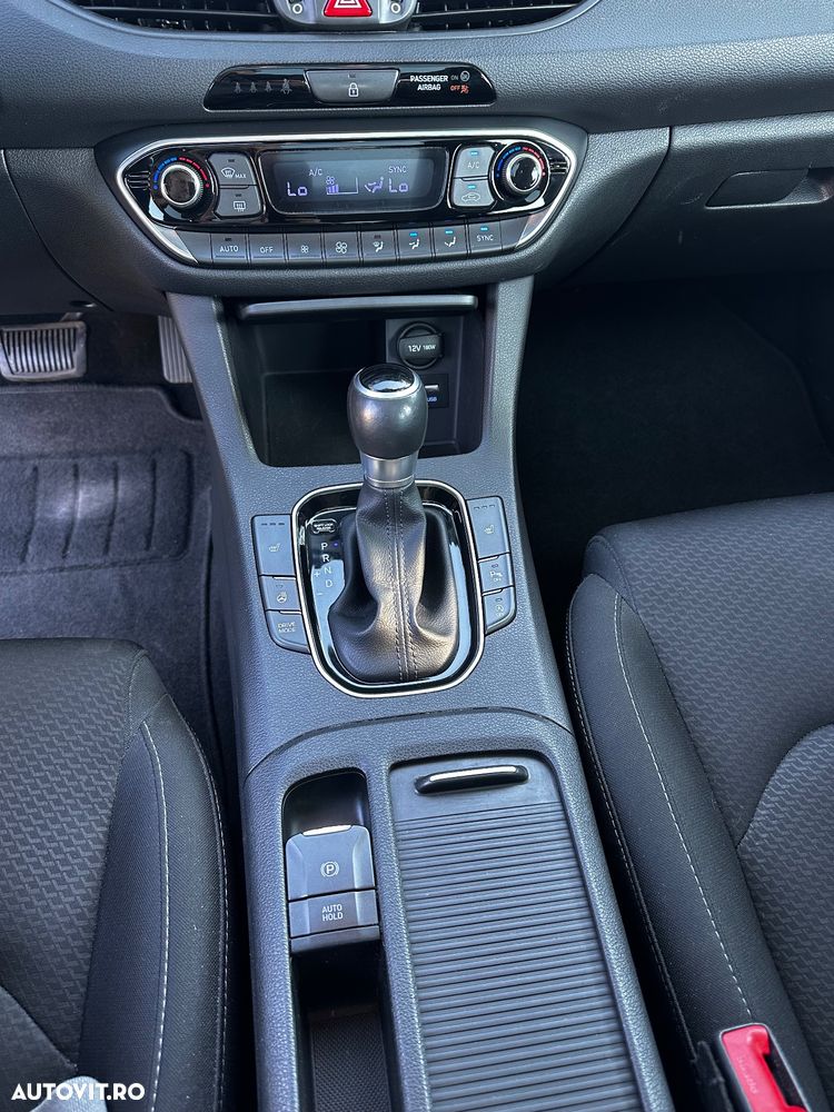 Hyundai i30 Kombi 1.6 CRDI DCT Family+ - 15