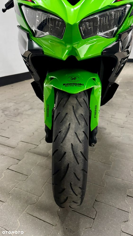 Kawasaki ZXR - 12