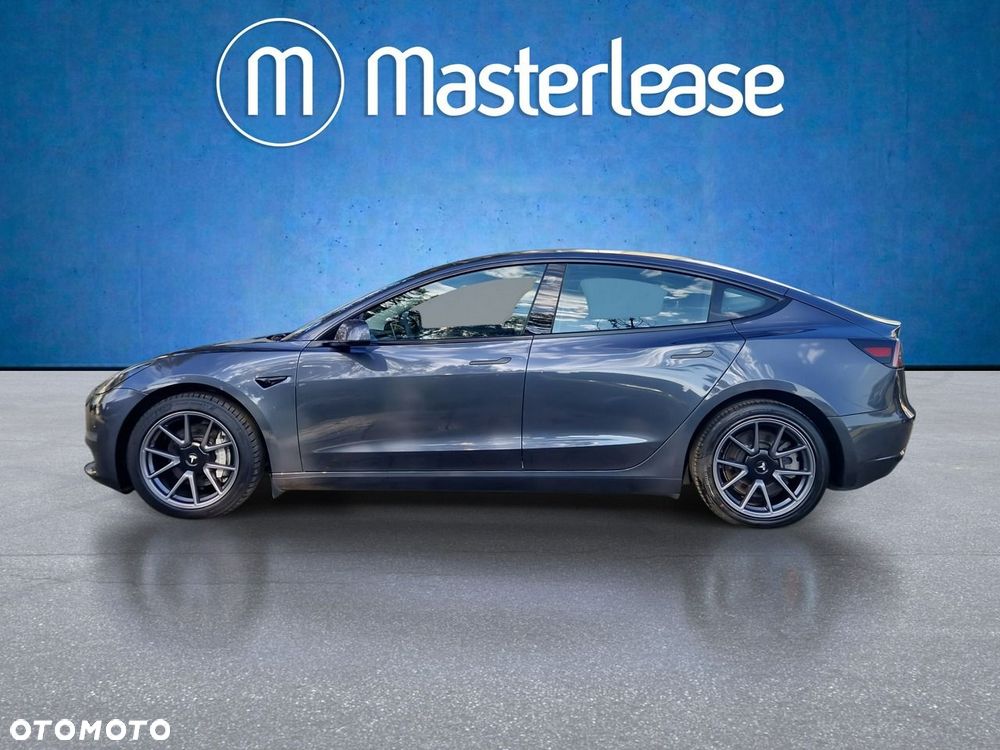 Tesla Model 3 - 8