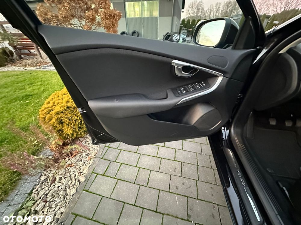 Volvo V40 T2 Drive-E Summum - 26