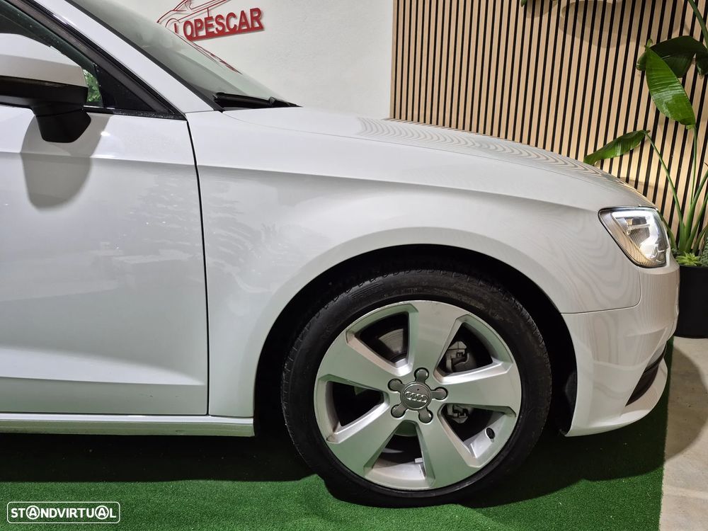 Audi A3 Sportback 1.6 TDI Attraction Special Edition - 8