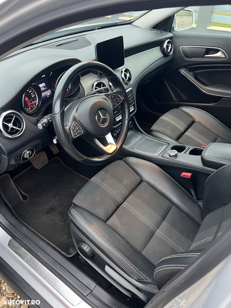 Mercedes-Benz GLA 200 7G-DCT - 4