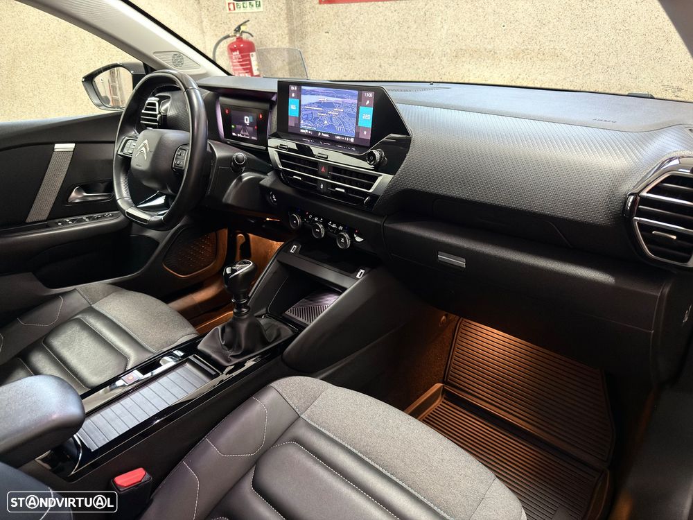 Citroën C4 PureTech 130 Stop&Start SHINE - 19