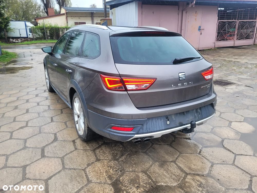 Seat Leon 2.0 TDI DPF Start&Stop DSG XCELLENCE - 13