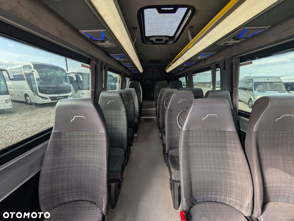 Mercedes-Benz Sprinter 516 - 17