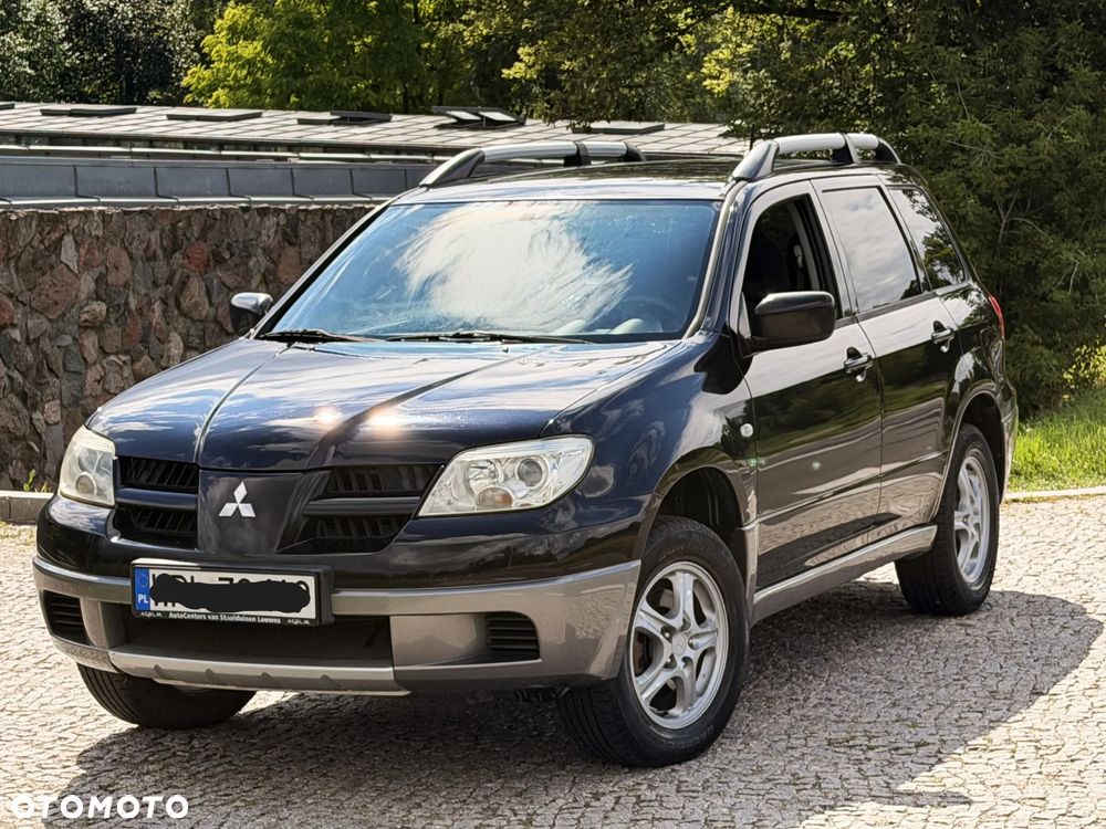Mitsubishi Outlander - 1