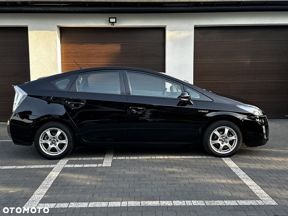 Toyota Prius (Hybrid) - 9