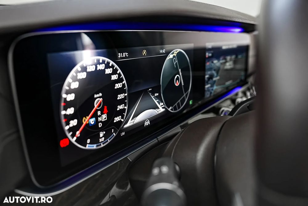 Mercedes-Benz CLS 350 d 4MATIC 9G-TRONIC AMG Line - 34