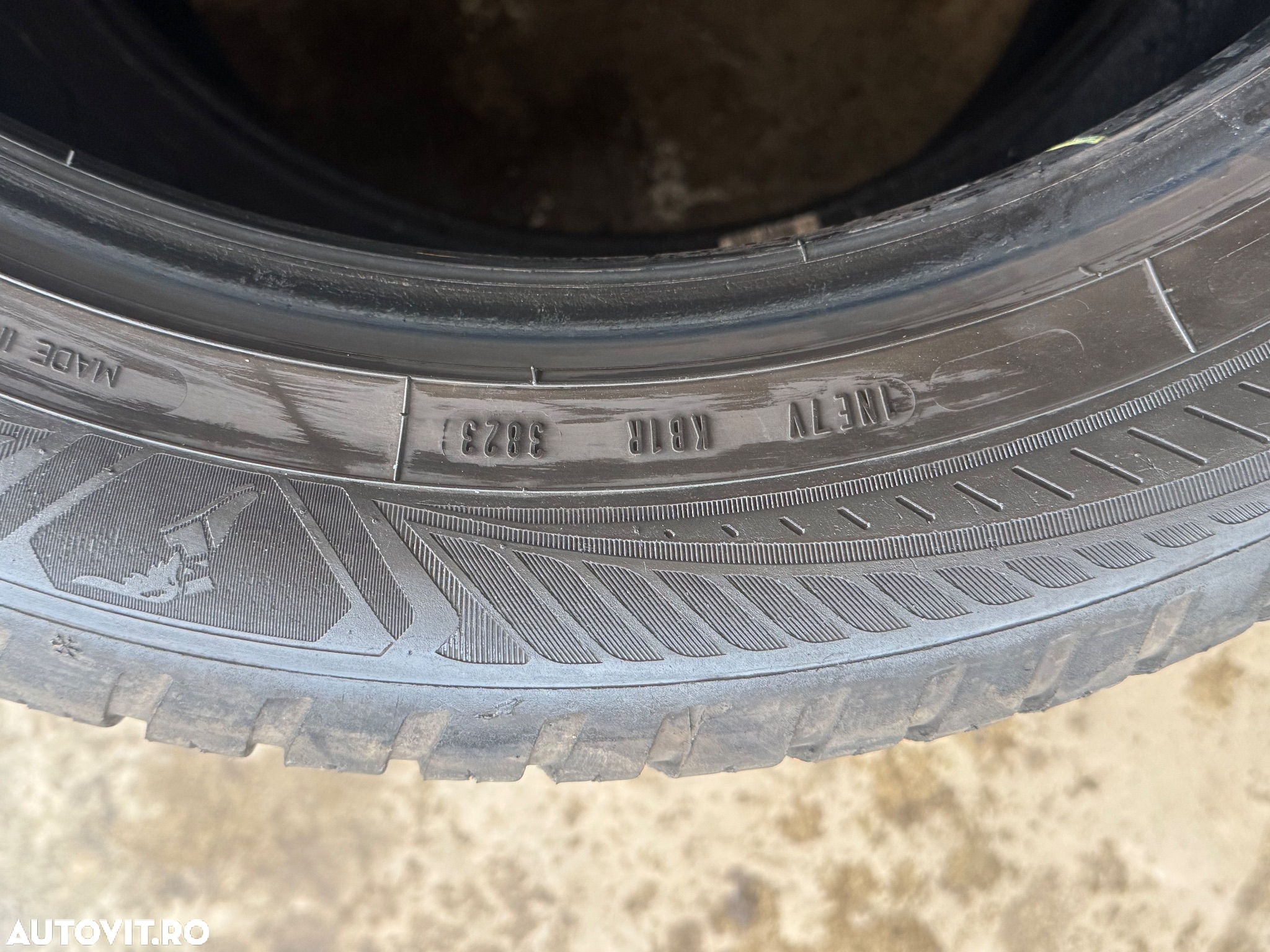 Vând 2 anvelope 275/45/20 goodyear allseazon ca noi - 8