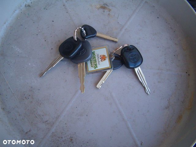 Toyota Yaris - 16