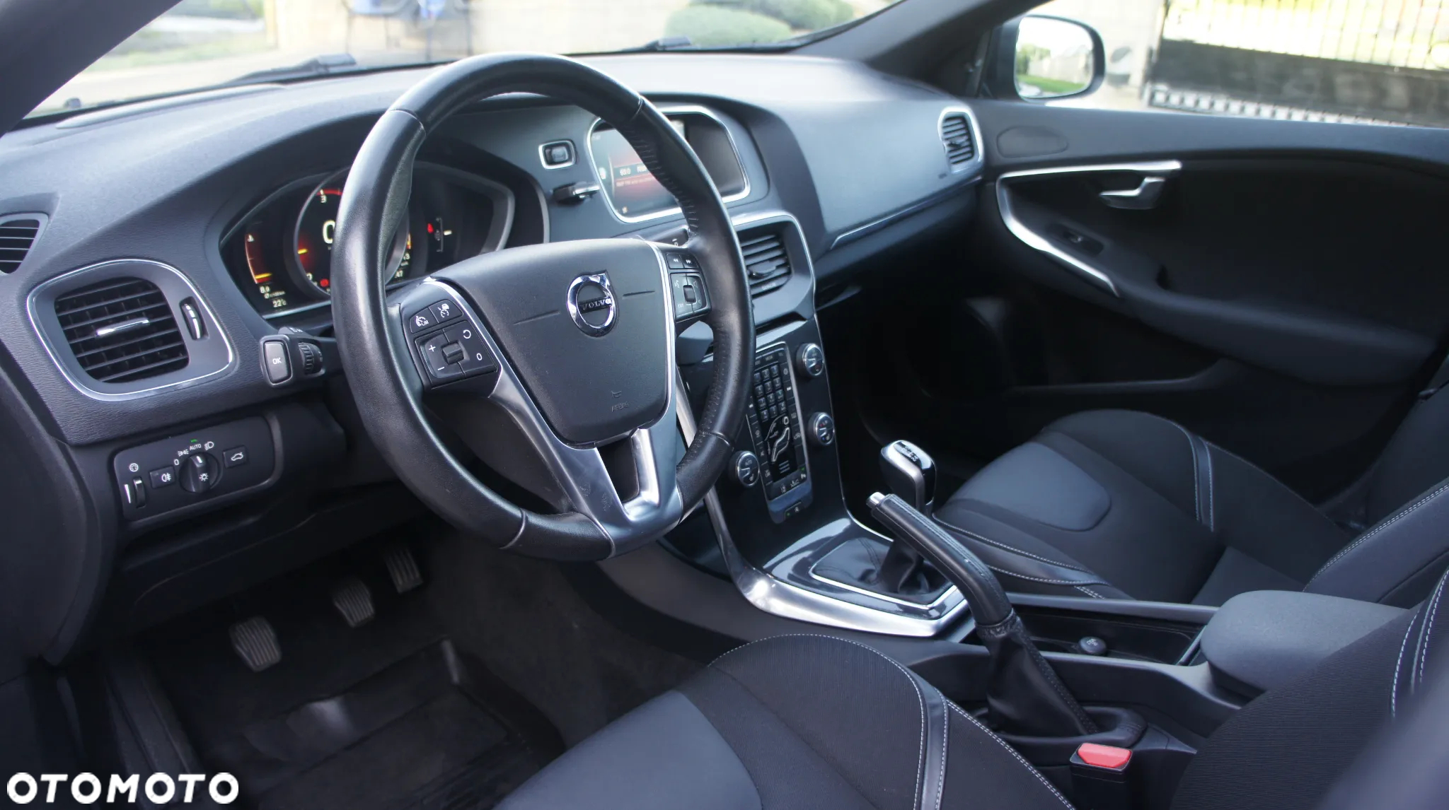 Volvo V40 D3 Drive-E Momentum - 14
